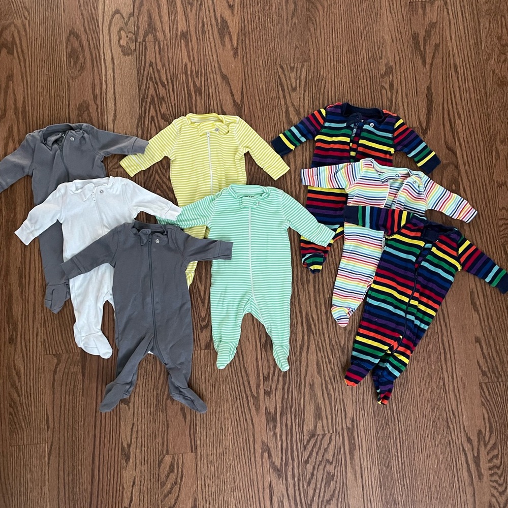 Lot of 8 Primary footies, NB newborn size